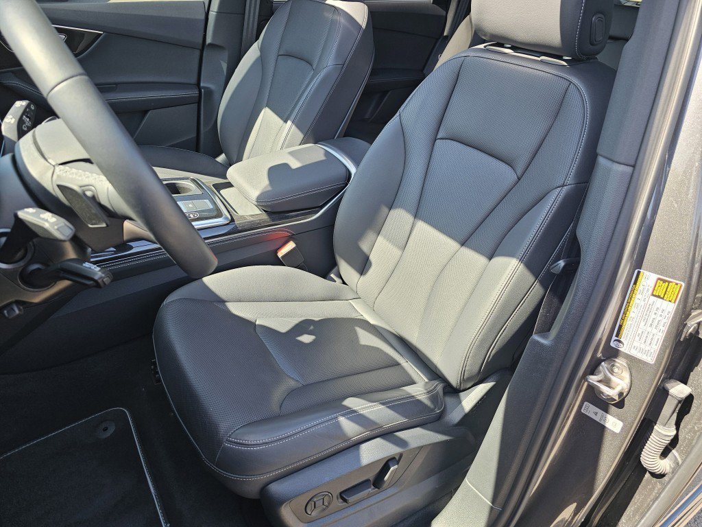 2025 Audi Q7 45 Premium Plus photo 22
