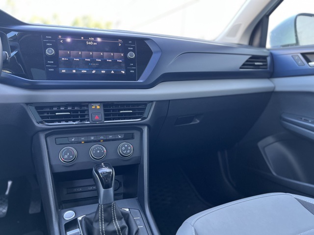 2022 Volkswagen Taos SE photo 4