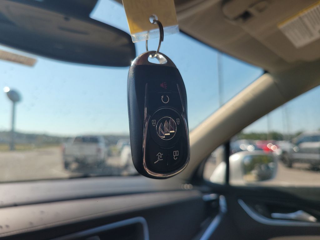 2020 Buick Enclave Essence photo 30