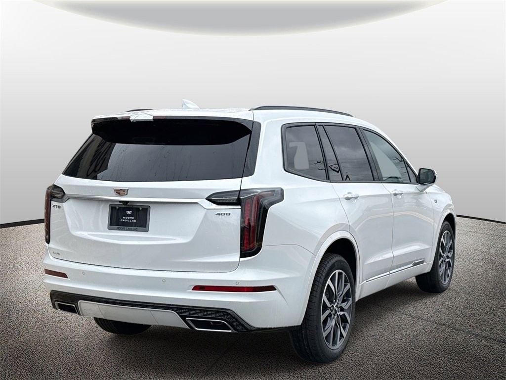 2025 Cadillac XT6 Sport photo 2