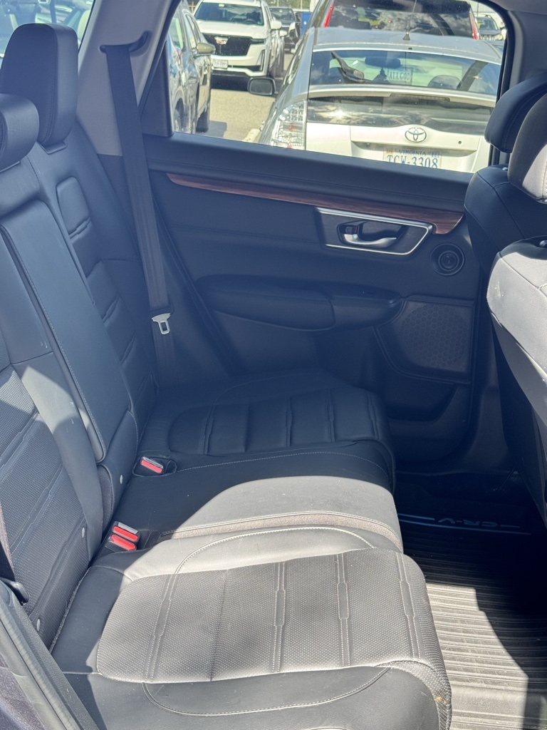2022 Honda CR-V Hybrid Touring photo 5