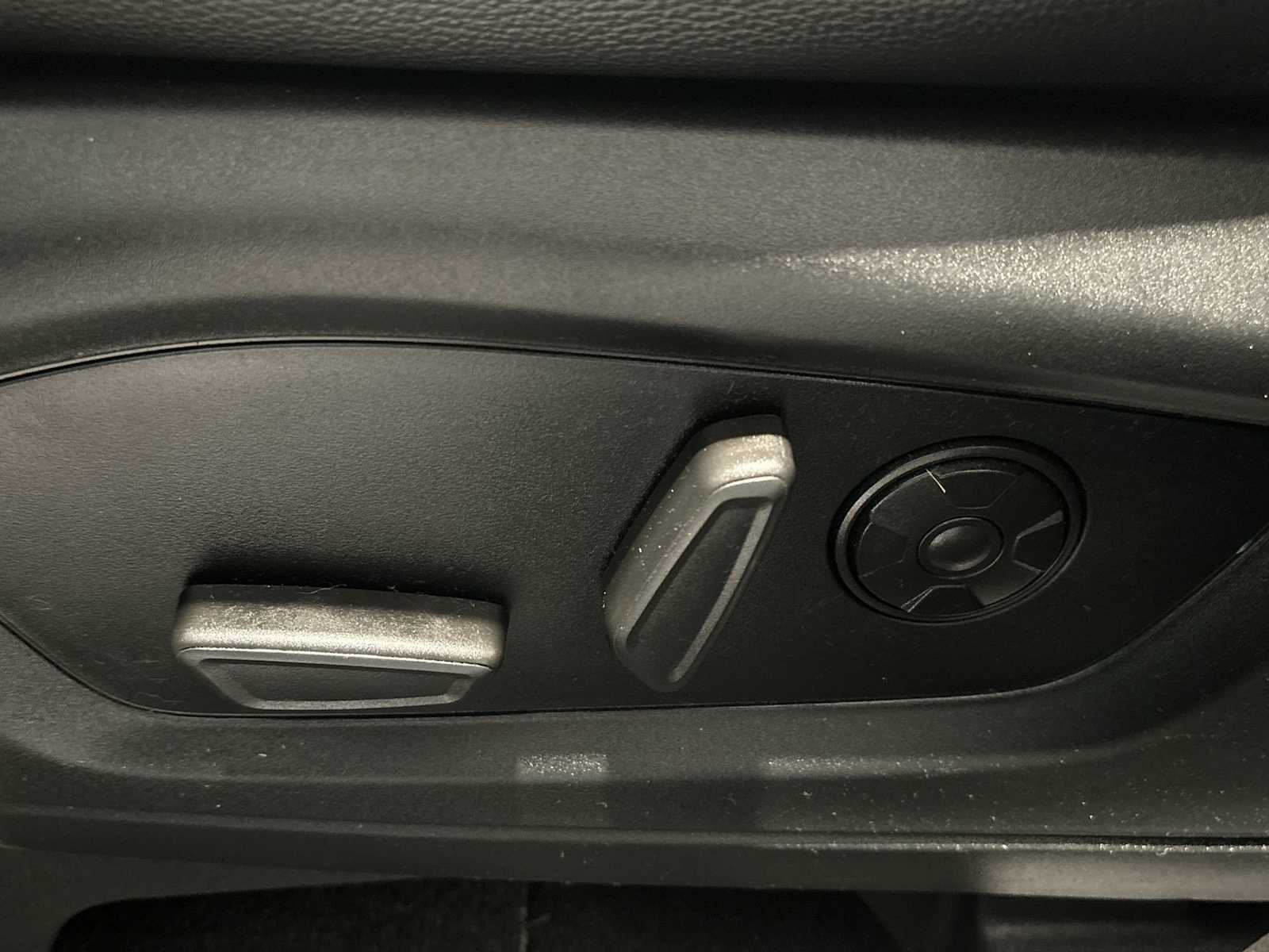 2021 Ford Explorer ST photo 28
