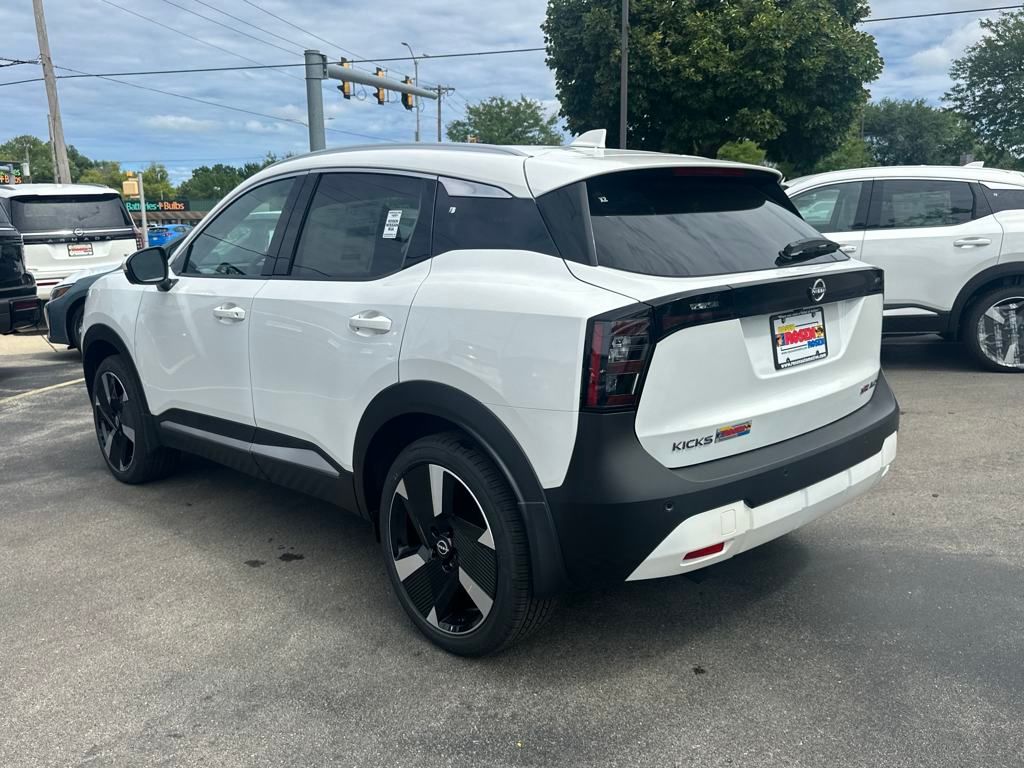 2025 Nissan Kicks SR photo 3