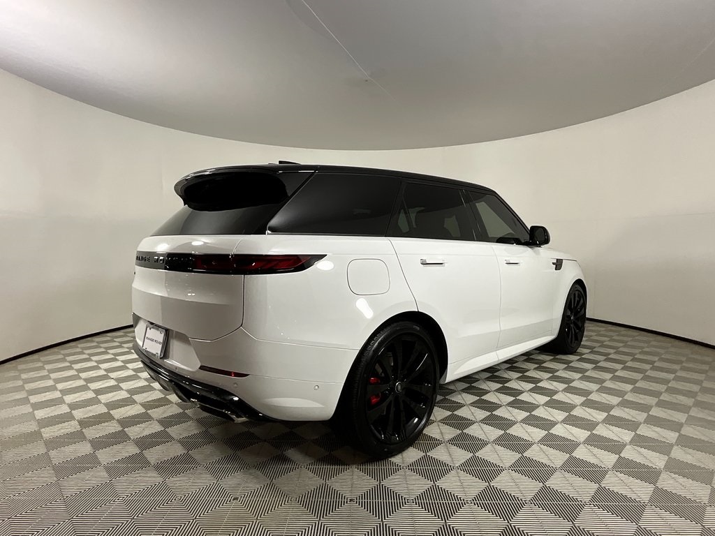 2025 Land Rover Range Rover Sport SE photo 3