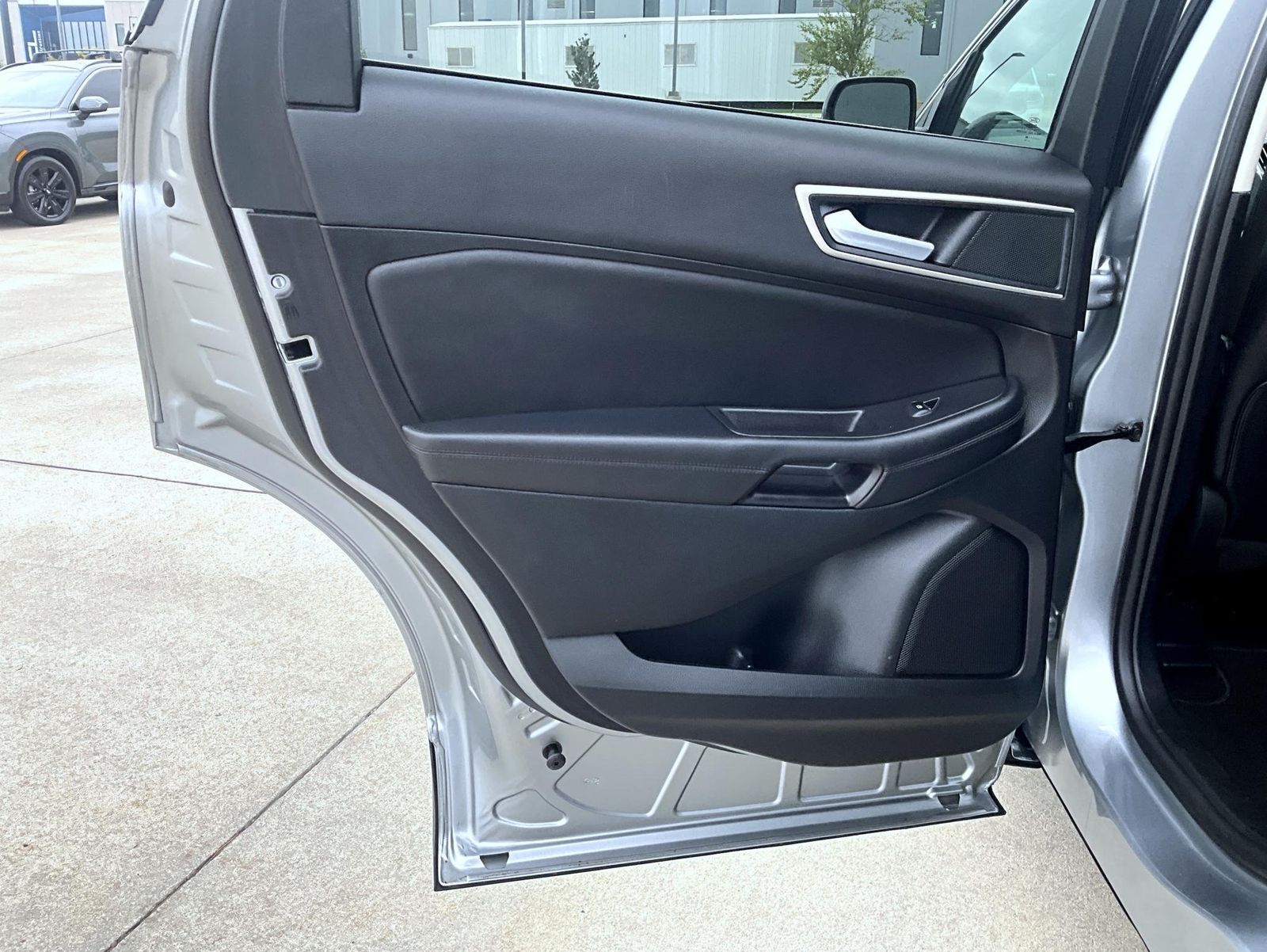 2024 Ford Edge SEL photo 18