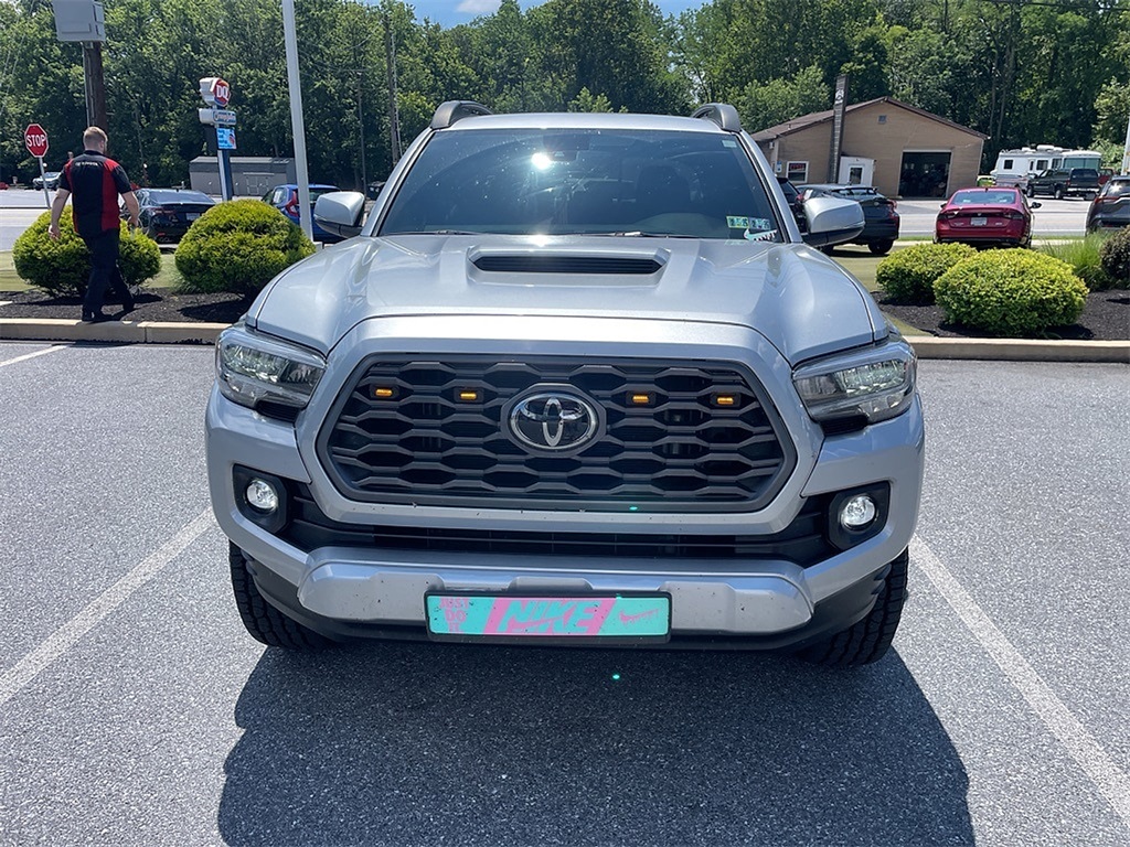 2023 Toyota Tacoma TRD Sport photo 2