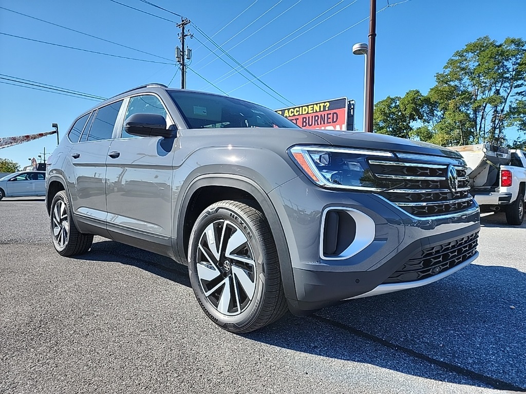 2026 Volkswagen Atlas SE photo 3