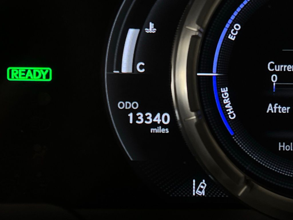 2023 Lexus ES 300h photo 17