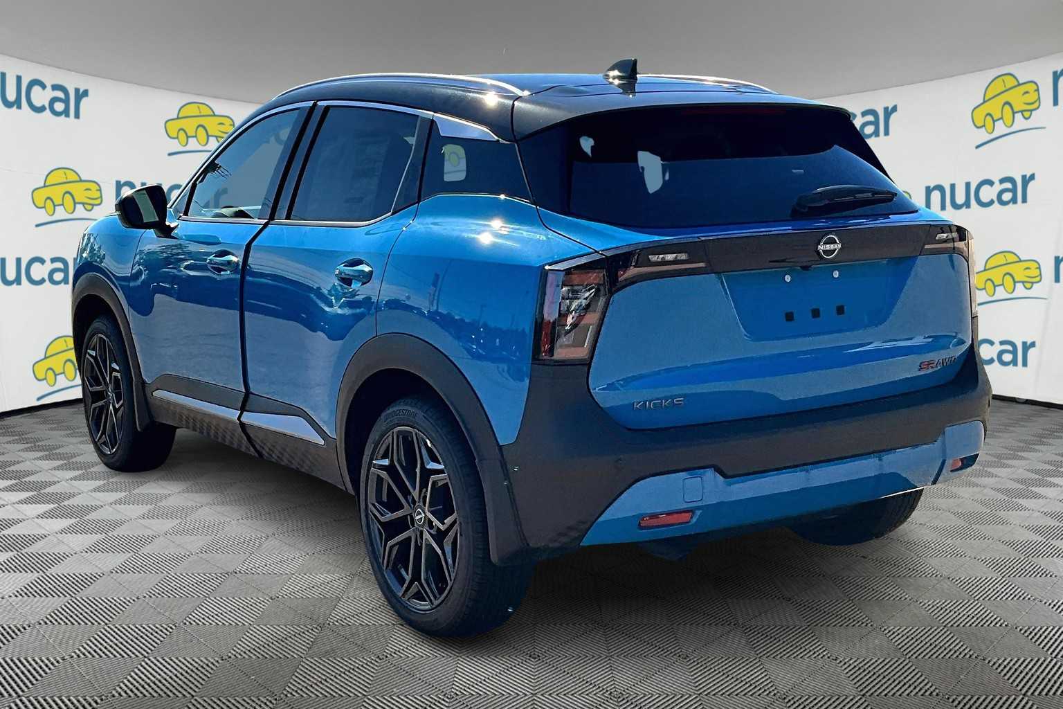 2025 Nissan Kicks SR photo 4