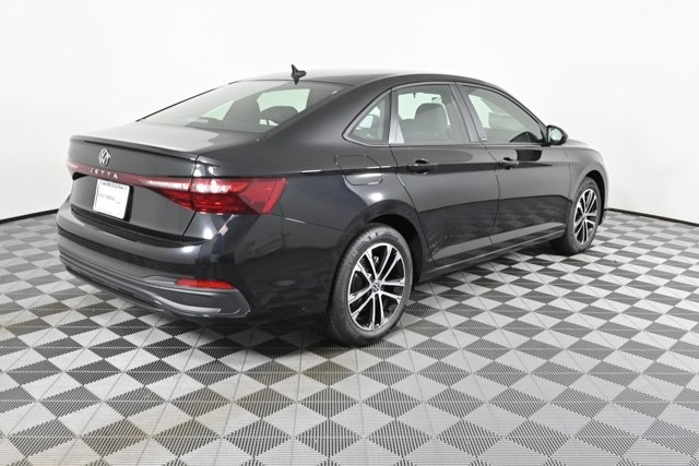 2025 Volkswagen Jetta 1.5T Sport photo 4