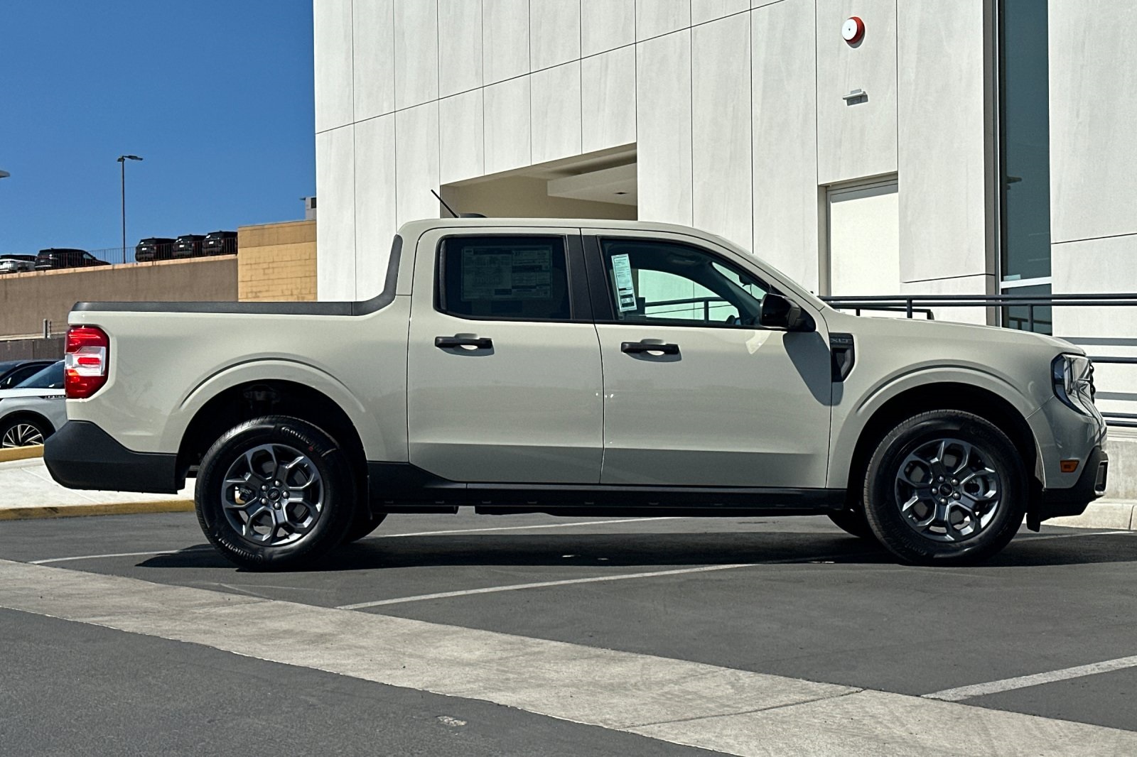 2025 Ford Maverick XLT photo 2