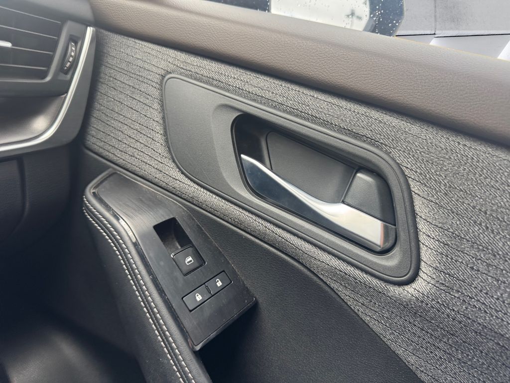 2023 Nissan Rogue SV photo 14