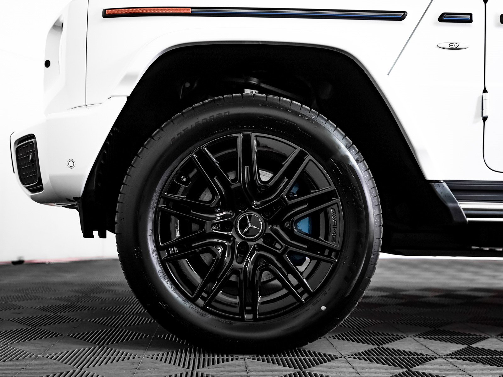 2025 Mercedes Benz G photo 4