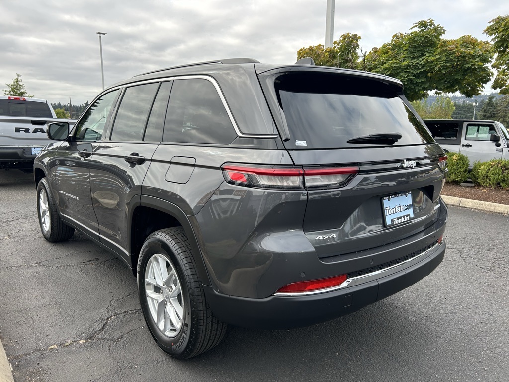 2025 Jeep Grand Cherokee Laredo X photo 8