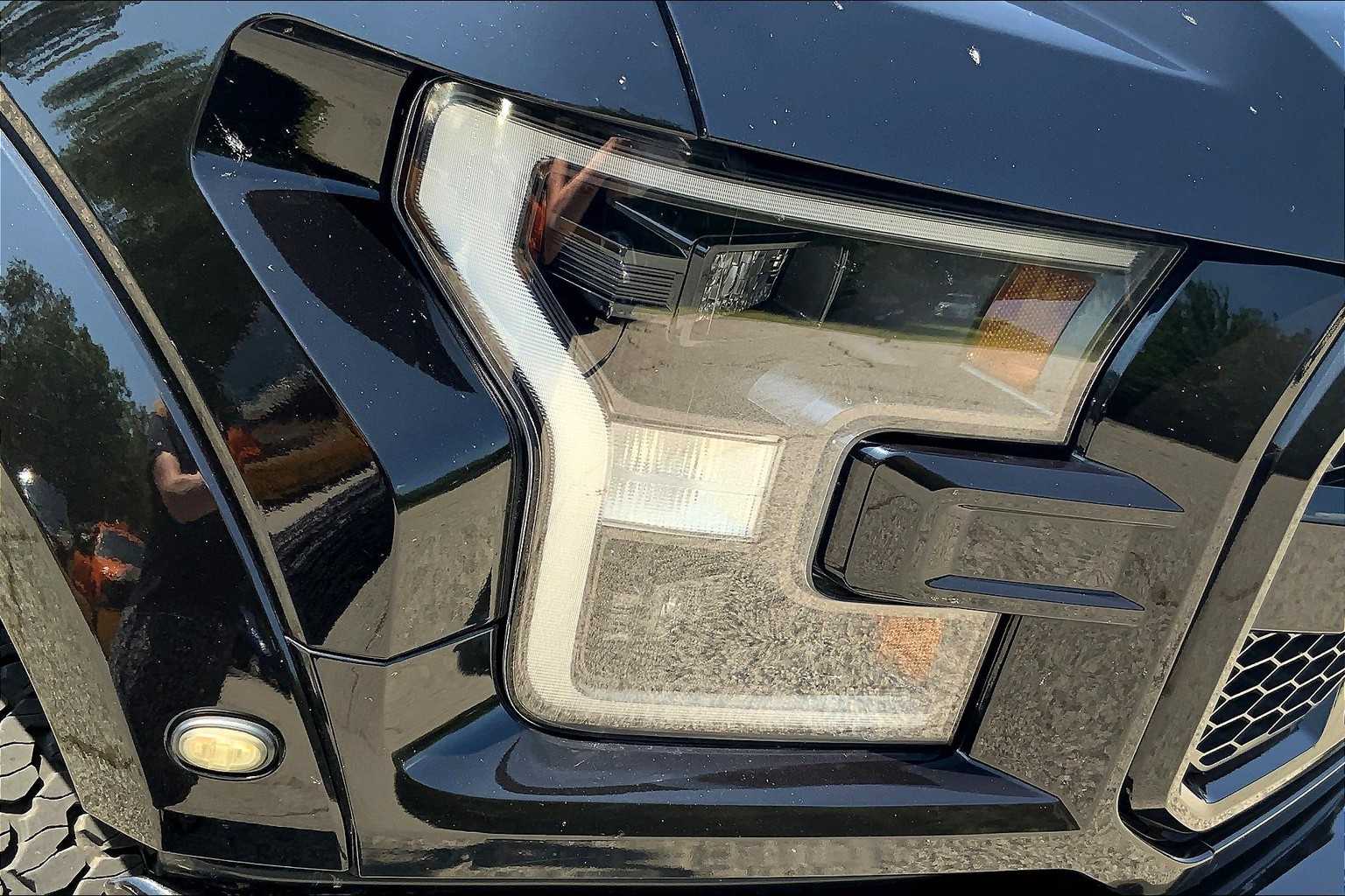 2019 Ford F-150 Raptor photo 26