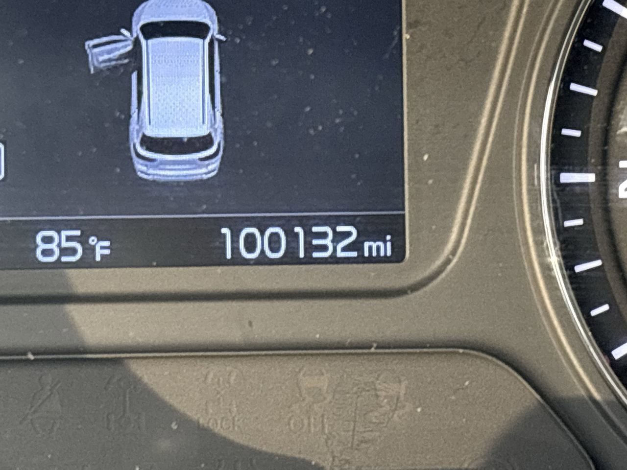 2020 Kia Sorento LX photo 23