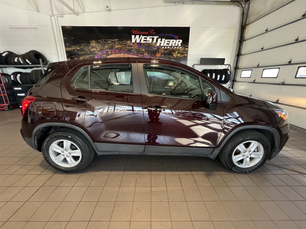 2020 Chevrolet Trax LS photo 10