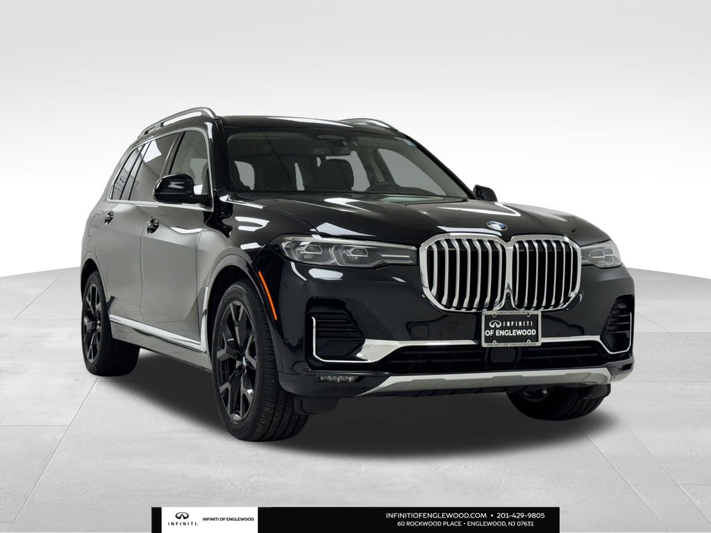 2022 BMW X7 40i's photo
