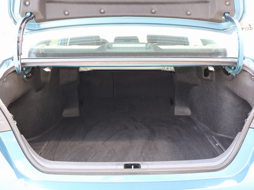2025 Toyota Camry LE photo 14