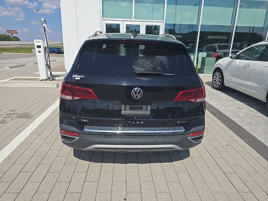 2022 Volkswagen Taos SEL photo 4