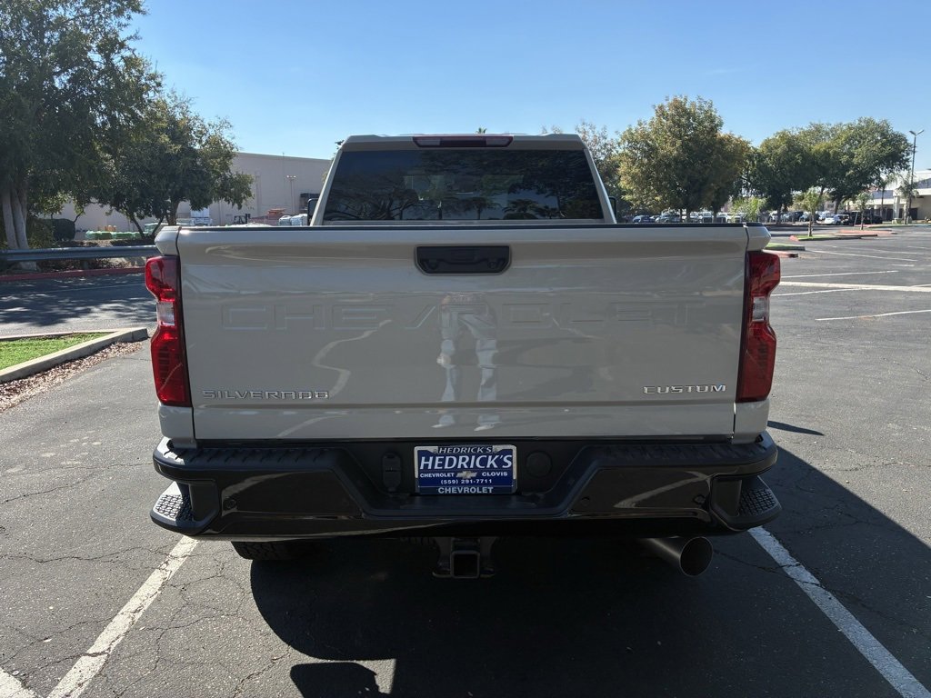 2026 Chevrolet Silverado 2500HD Custom photo 4