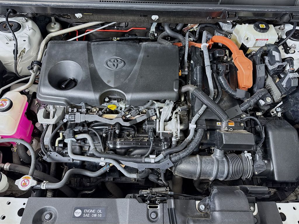 2020 Toyota RAV4 Hybrid XLE photo 24