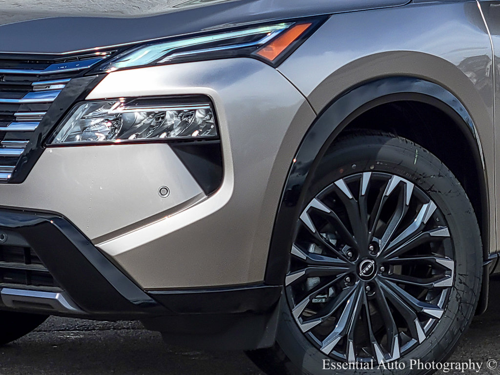 2026 Nissan Rogue Platinum photo 3