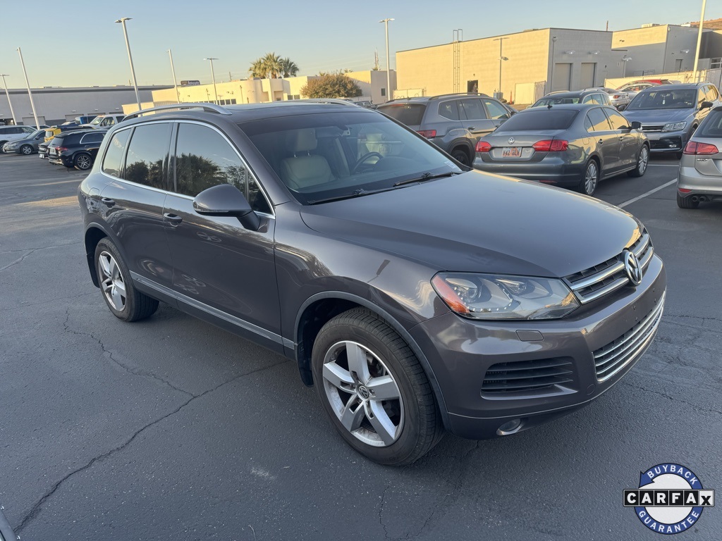 2013 Volkswagen Touareg V6 TDI Lux photo 2