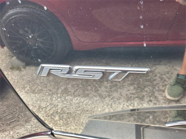 2020 Chevrolet Colorado LT photo 2