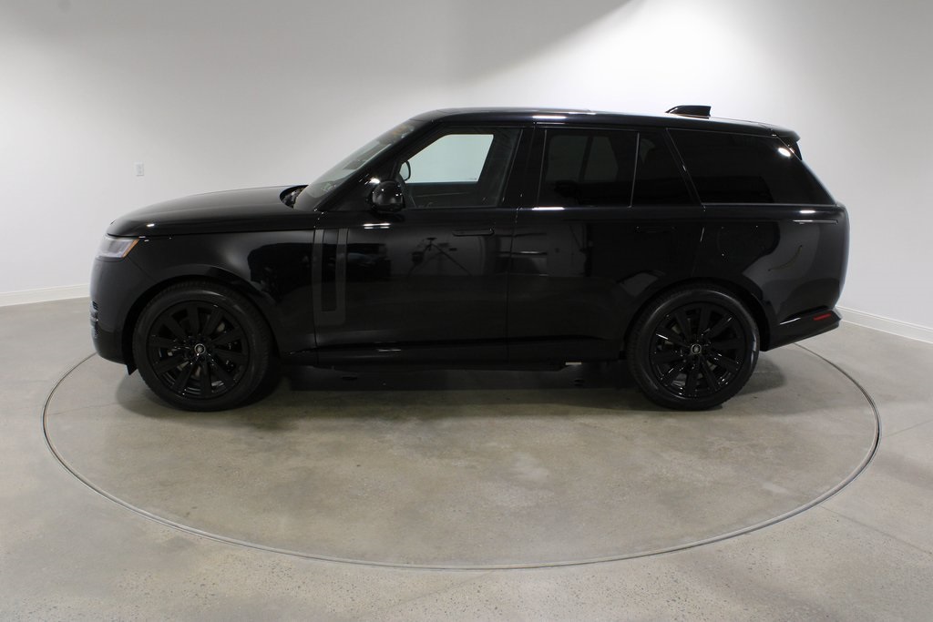 2025 Land Rover Range Rover SE photo 2