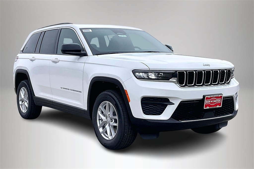 2025 Jeep Grand Cherokee Laredo's photo