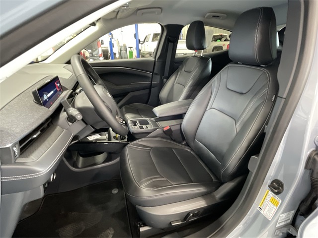2025 Ford Mustang Mach-E Premium photo 16