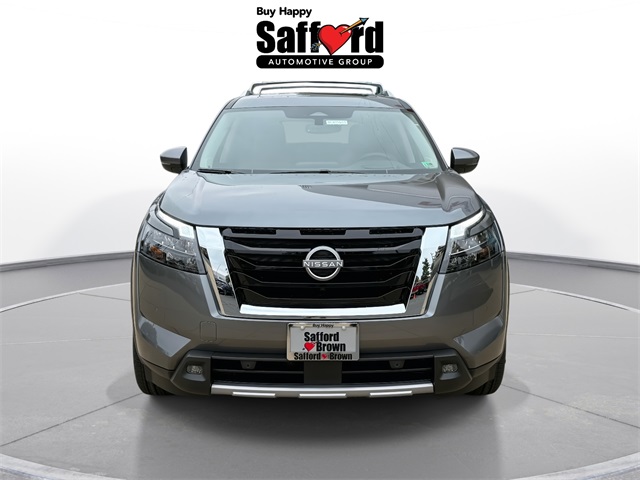 2025 Nissan Pathfinder Platinum photo 9