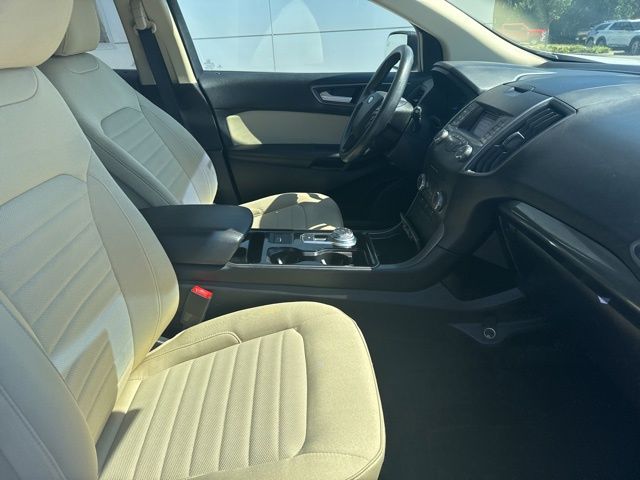 2019 Ford Edge SE photo 28