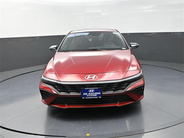 2025 Hyundai Elantra Hybrid SEL Sport photo 3