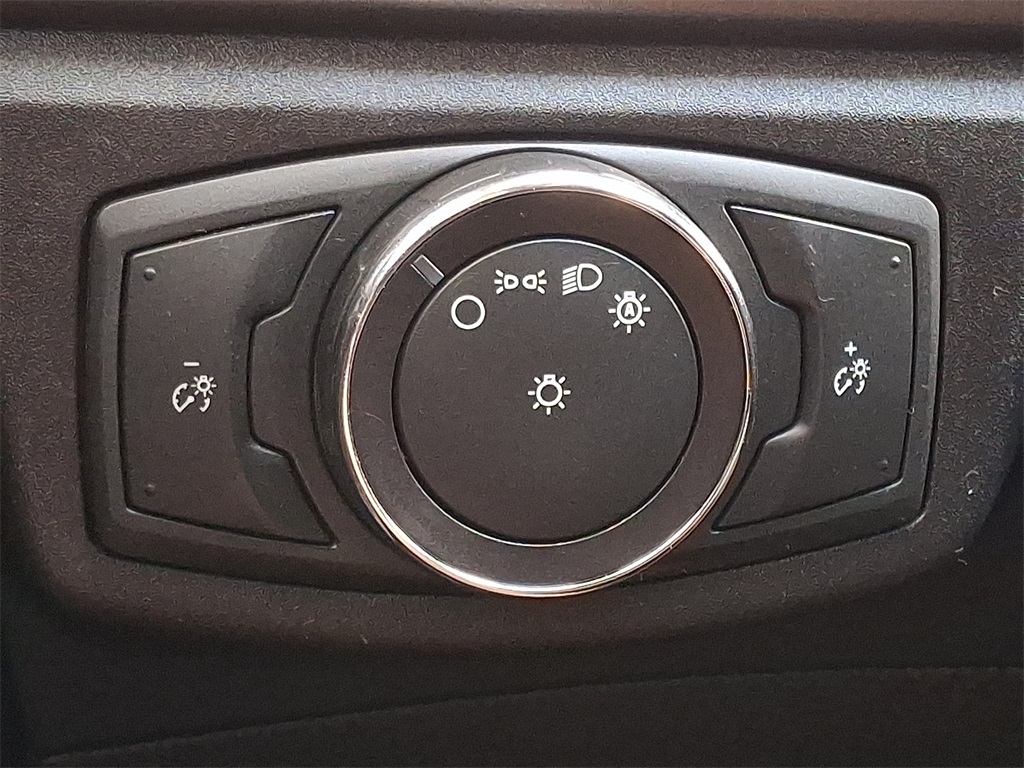 2019 Ford Fusion SE photo 25