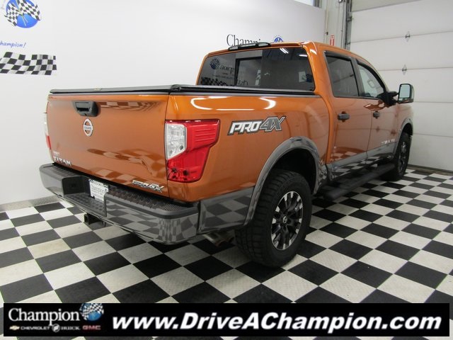 2019 Nissan Titan PRO-4X photo 10