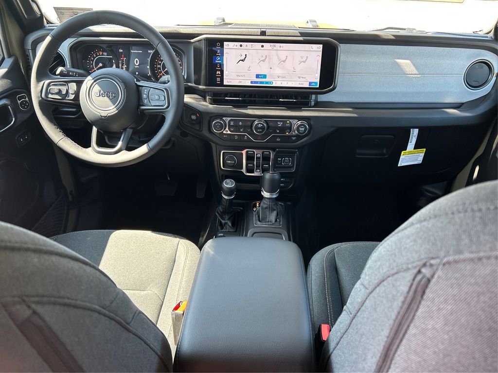 2025 Jeep Gladiator Sport S photo 18