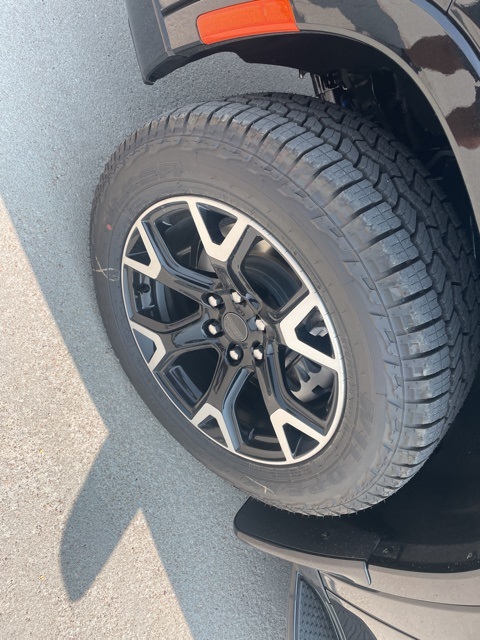 2025 Jeep Wagoneer Overland photo 2