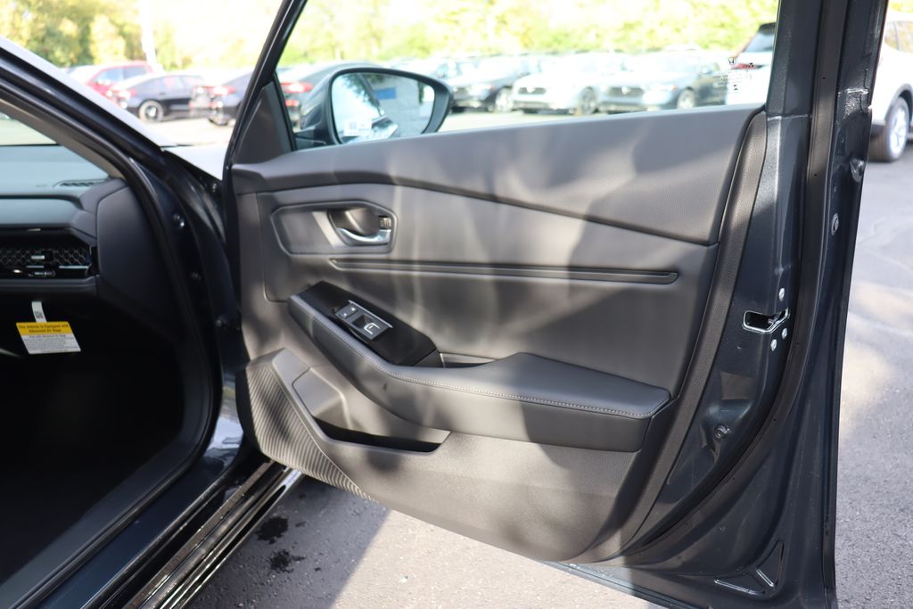 2025 Honda Accord Touring photo 19