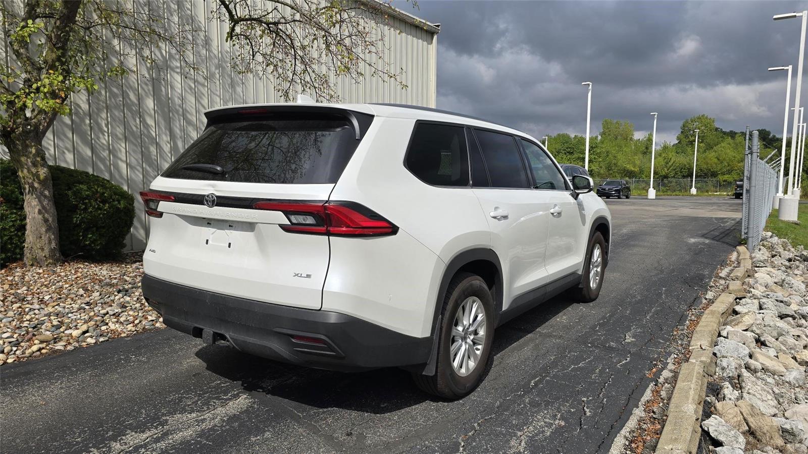 2024 Toyota Grand Highlander XLE photo 4