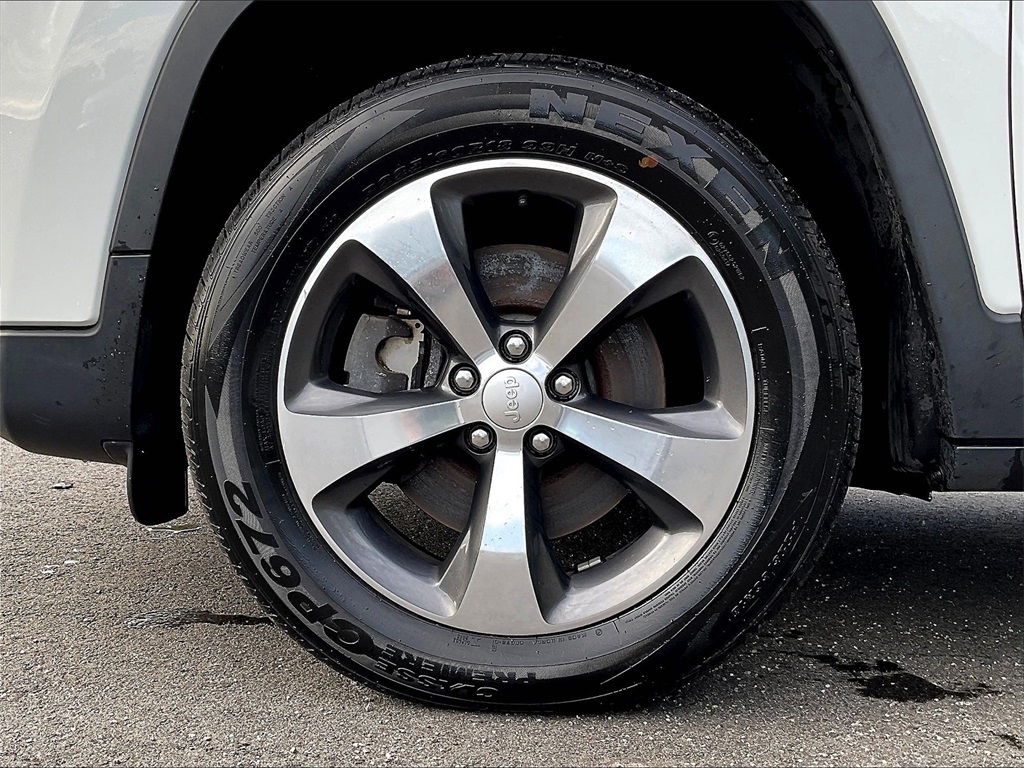2019 Jeep Cherokee Limited photo 19
