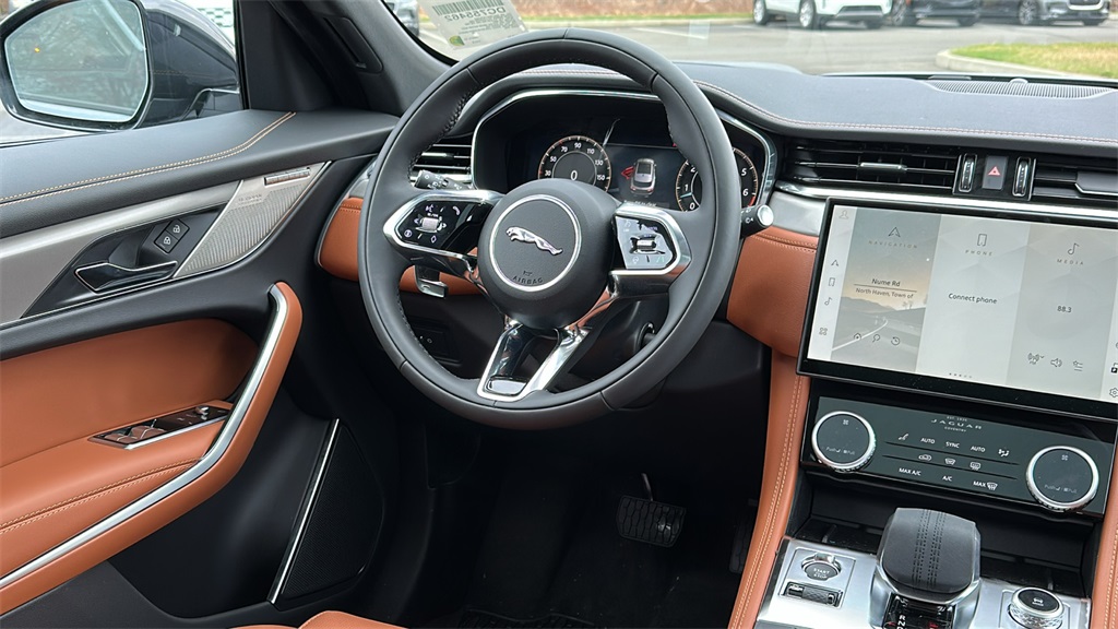 2026 Jaguar F-PACE P400 R-Dynamic S photo 24