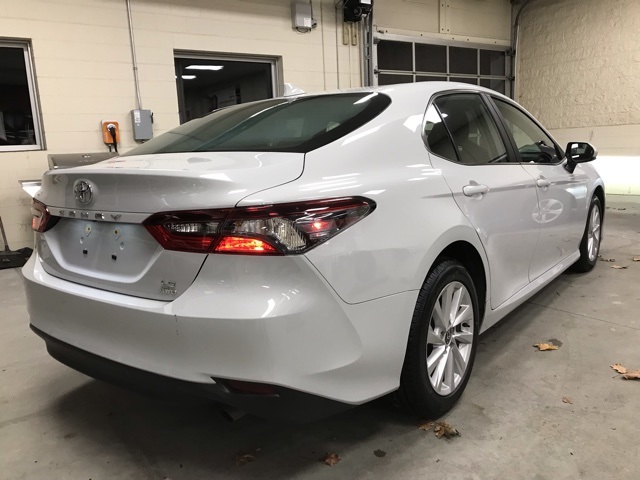 2022 Toyota Camry LE photo 3