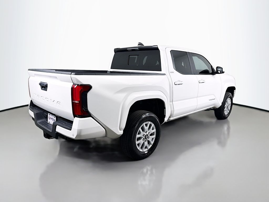 2024 Toyota Tacoma SR5 photo 7