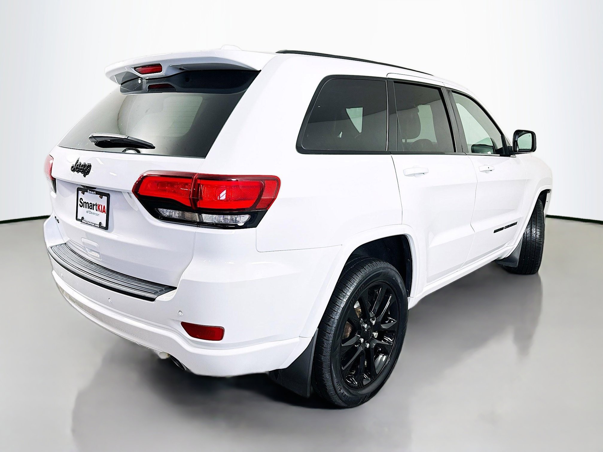 2021 Jeep Grand Cherokee Laredo X photo 4
