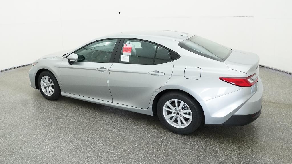 2025 Toyota Camry LE photo 10