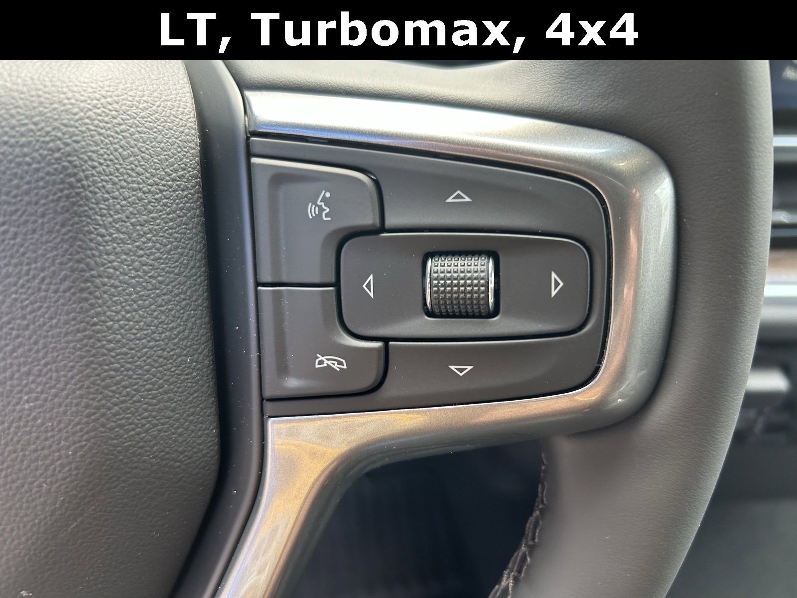 2025 Chevrolet Silverado 1500 LT photo 15