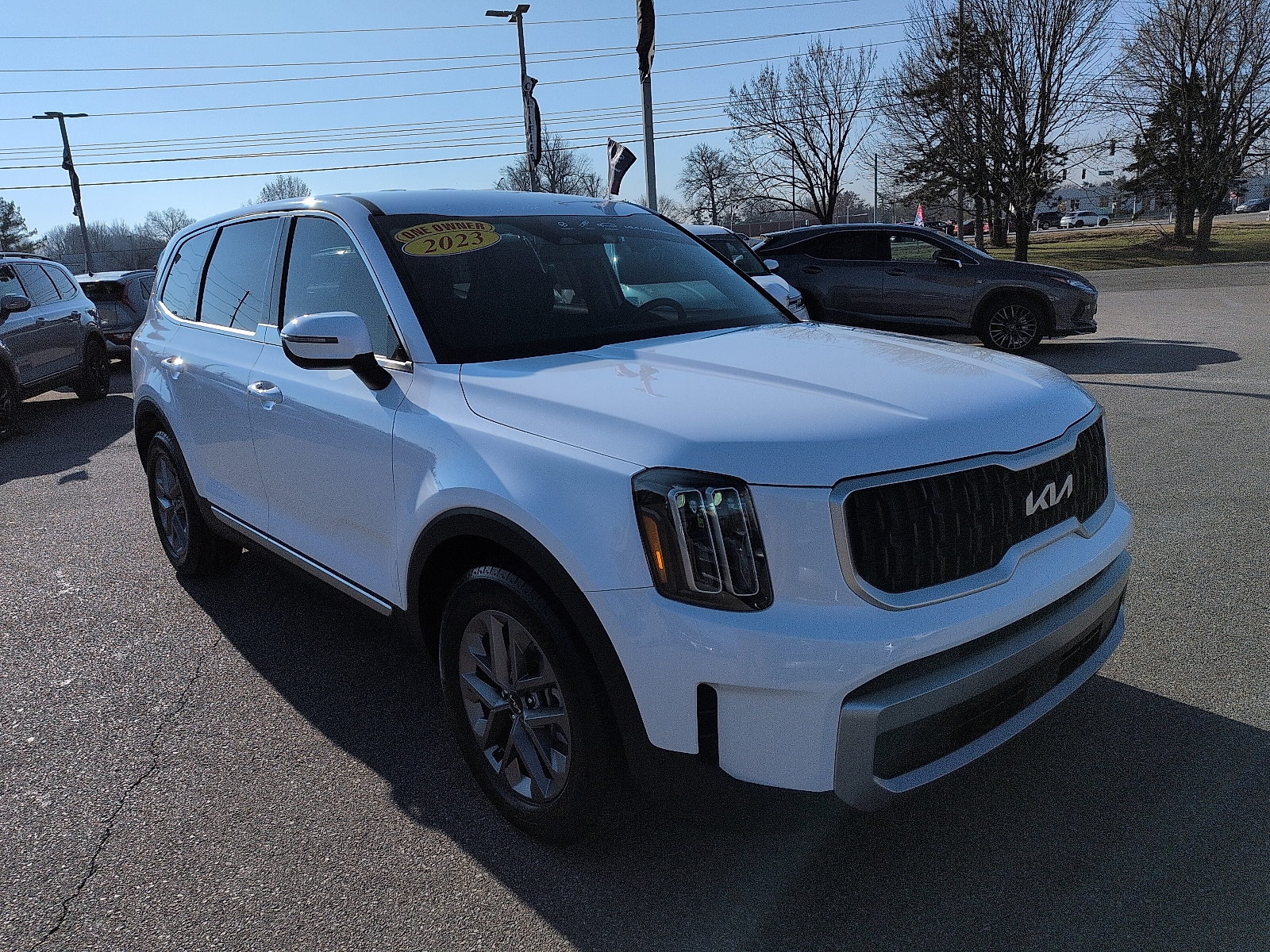 2023 Kia Telluride LX's photo