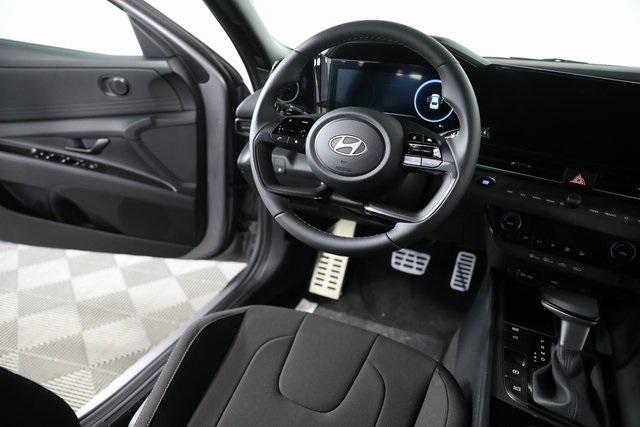 2025 Hyundai Elantra Hybrid SEL Sport photo 19